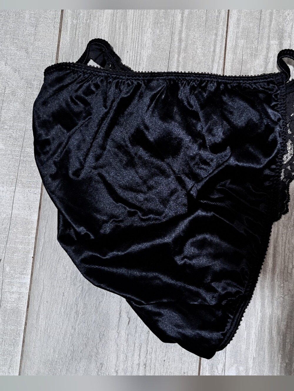 Victoria Secret M - Picture 2 of 3